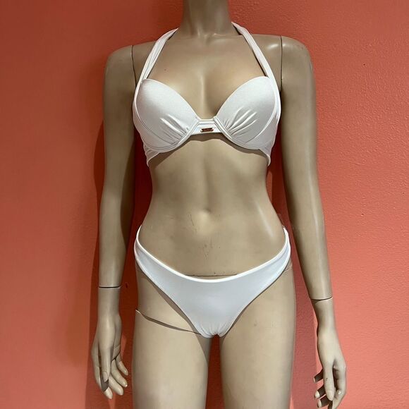 Beach bunny bikini set!! - Picture 4 of 7